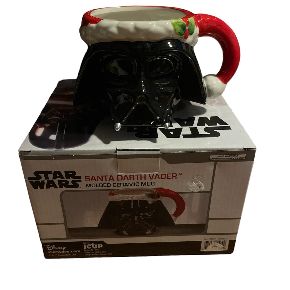 Santa Darth Vader Molded Ceramic Mug NEW
